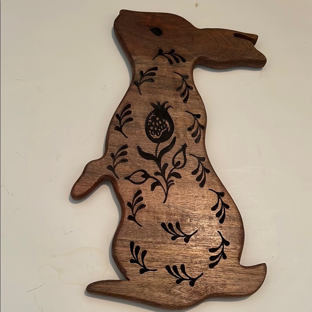 Threshold eadtwr bunny rabbit wooden cheese board 16 ‘´